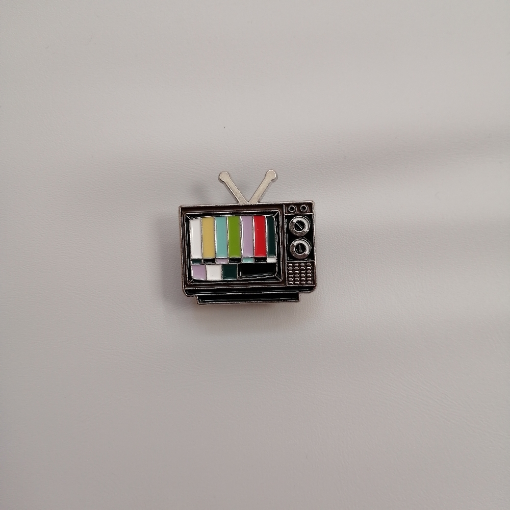📍2/20$ Retro Tv Enamel Pin NWOT